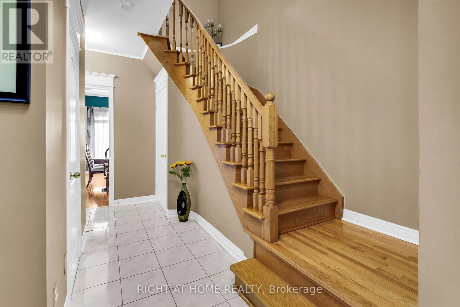 404 Hewitt Circle, Newmarket, Ontario  L3X 2L8 - Photo 26 - N12080403