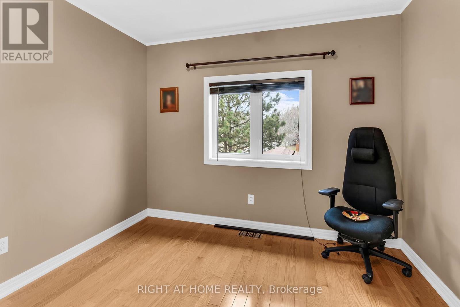 404 Hewitt Circle, Newmarket, Ontario  L3X 2L8 - Photo 36 - N12080403