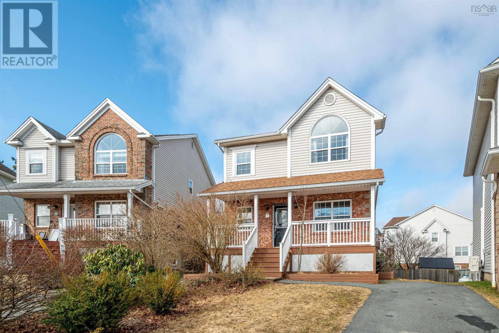 Property at 17 Roxham Close image 3