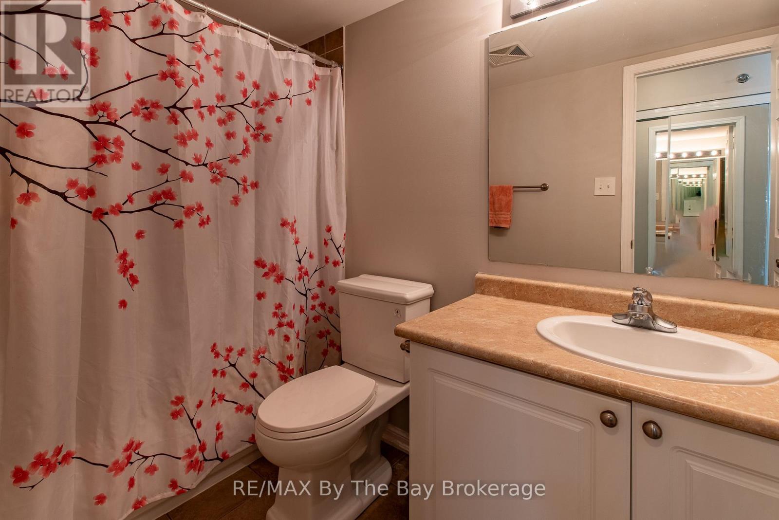 211 - 16 Westbury Road, Wasaga Beach, Ontario  L9Z 0B8 - Photo 24 - S12080437