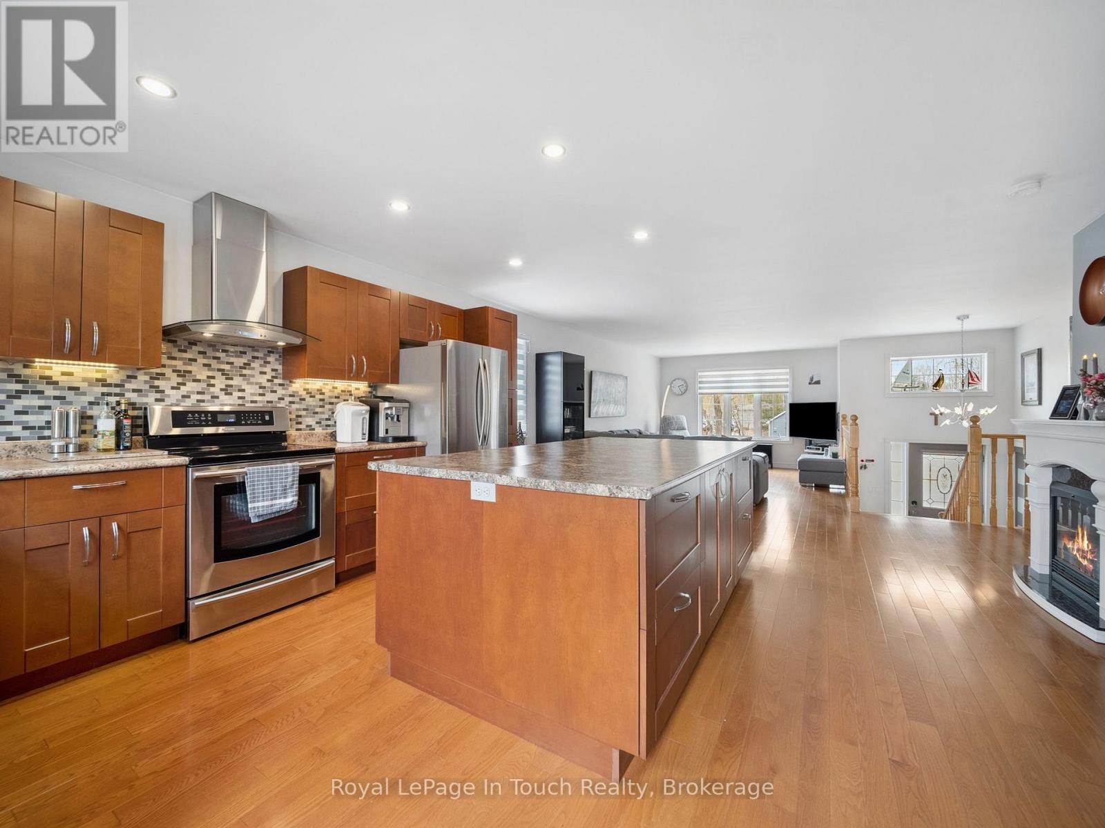 29 Duffy Drive, Tay, Ontario  L0K 2C0 - Photo 6 - S12080448