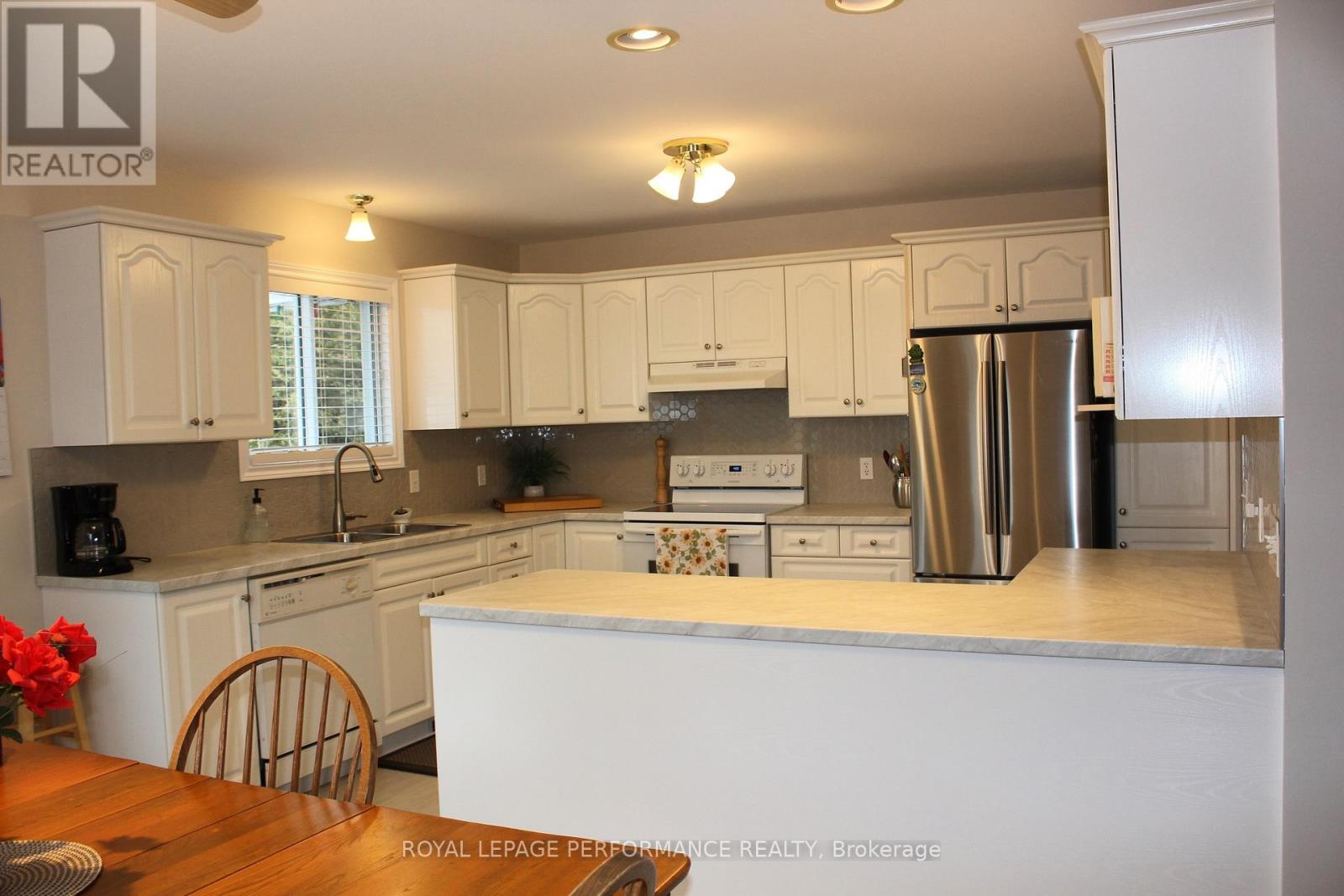 6818 Riverview Drive, South Glengarry, Ontario  K6H 7M1 - Photo 8 - X12080456