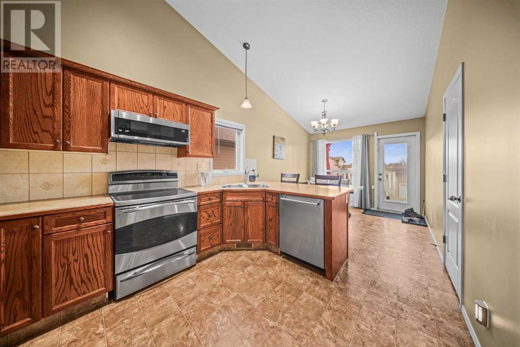 56 Vickers Close, Red Deer, Alberta  T4R 0E6 - Photo 8 - A2210516