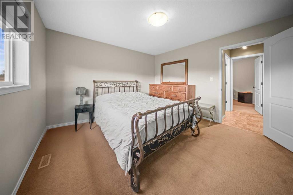 56 Vickers Close, Red Deer, Alberta  T4R 0E6 - Photo 12 - A2210516