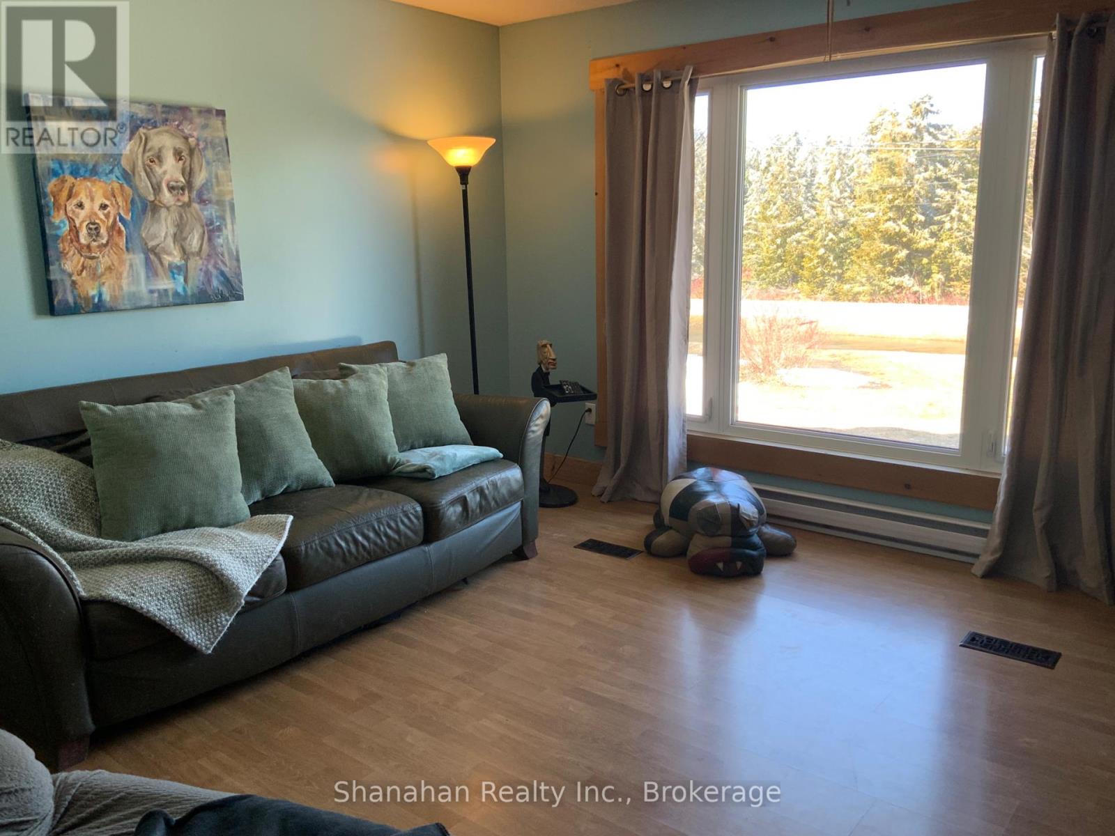 46 Maple Golf Crescent, Northern Bruce Peninsula, Ontario  N0H 2R0 - Photo 13 - X12055599