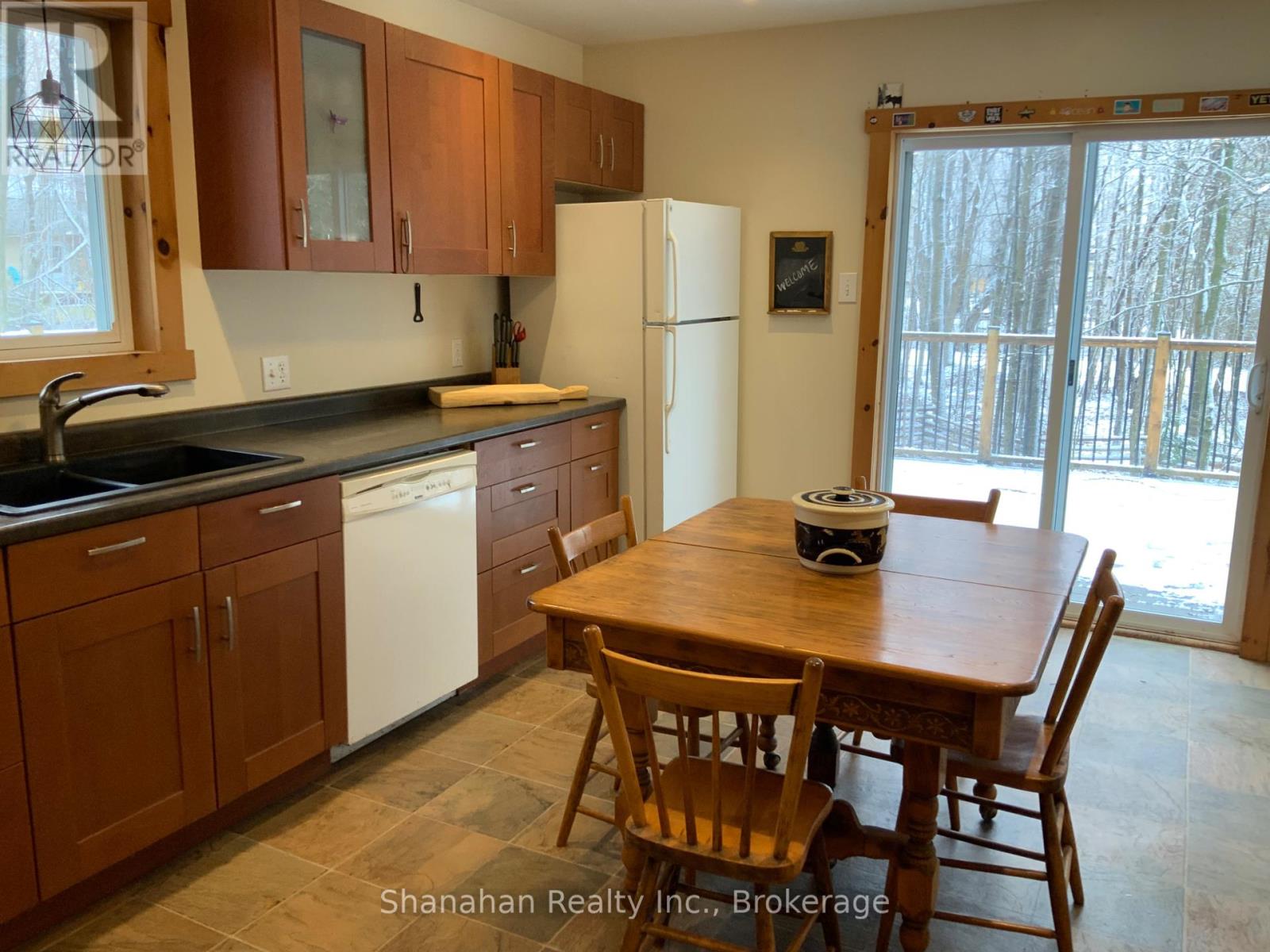 46 Maple Golf Crescent, Northern Bruce Peninsula, Ontario  N0H 2R0 - Photo 17 - X12055599