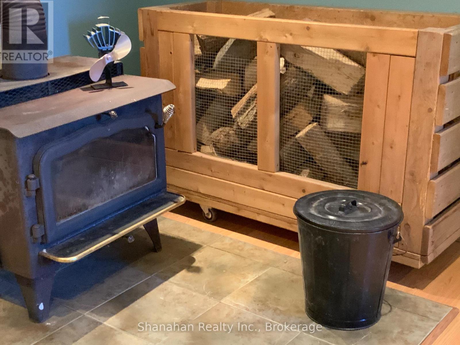 46 Maple Golf Crescent, Northern Bruce Peninsula, Ontario  N0H 2R0 - Photo 32 - X12055599