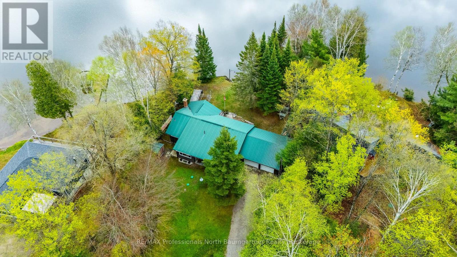 6258 Haliburton Lake Road, Dysart Et Al, Ontario  K0M 1S0 - Photo 46 - X12074153