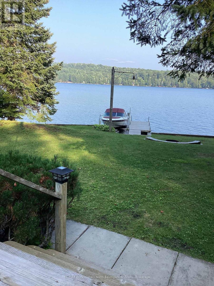 6258 Haliburton Lake Road, Dysart Et Al, Ontario  K0M 1S0 - Photo 49 - X12074153