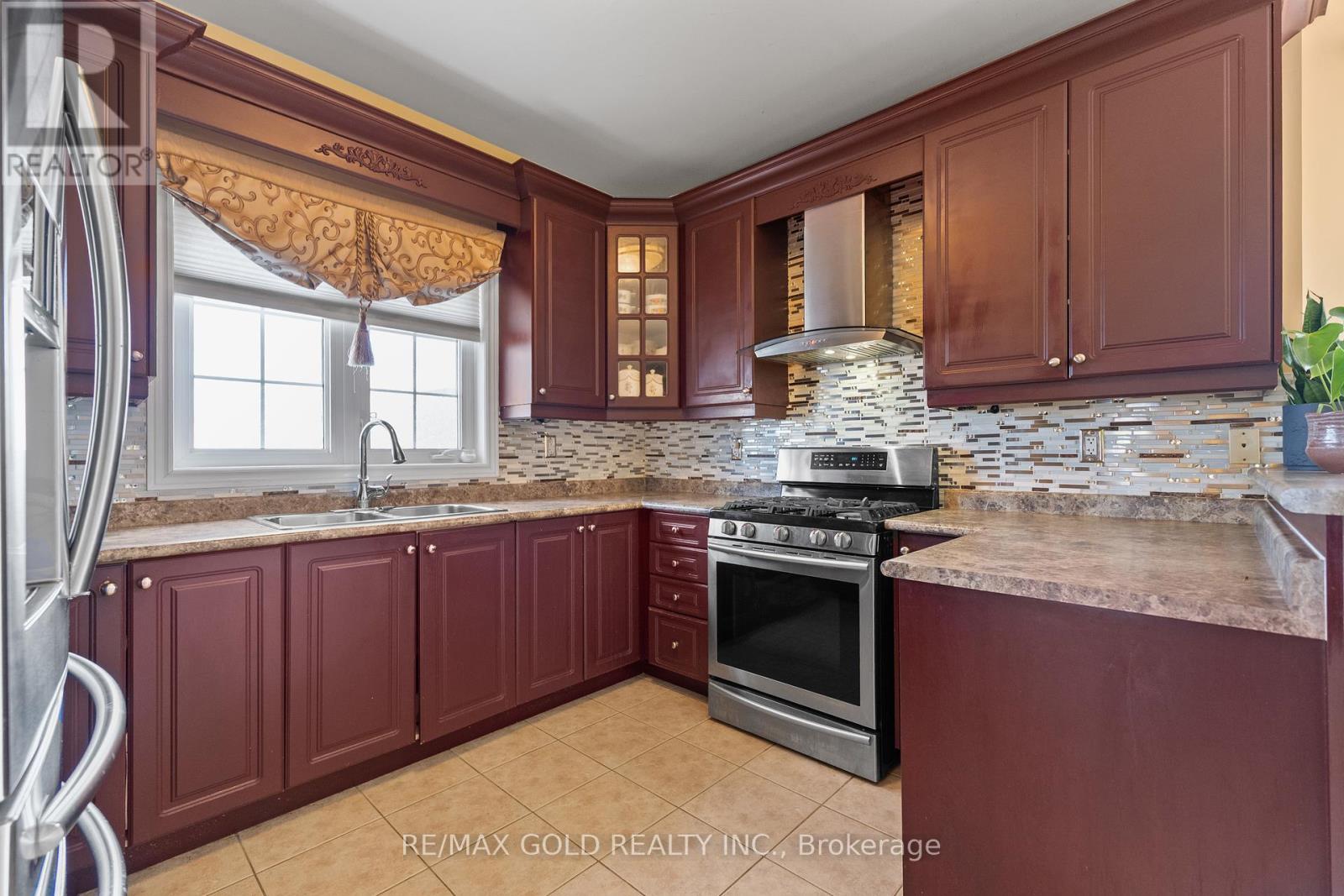 1 Ice Fields Road, Brampton (Sandringham-Wellington), Ontario  L6R 3G7 - Photo 17 - W12080441