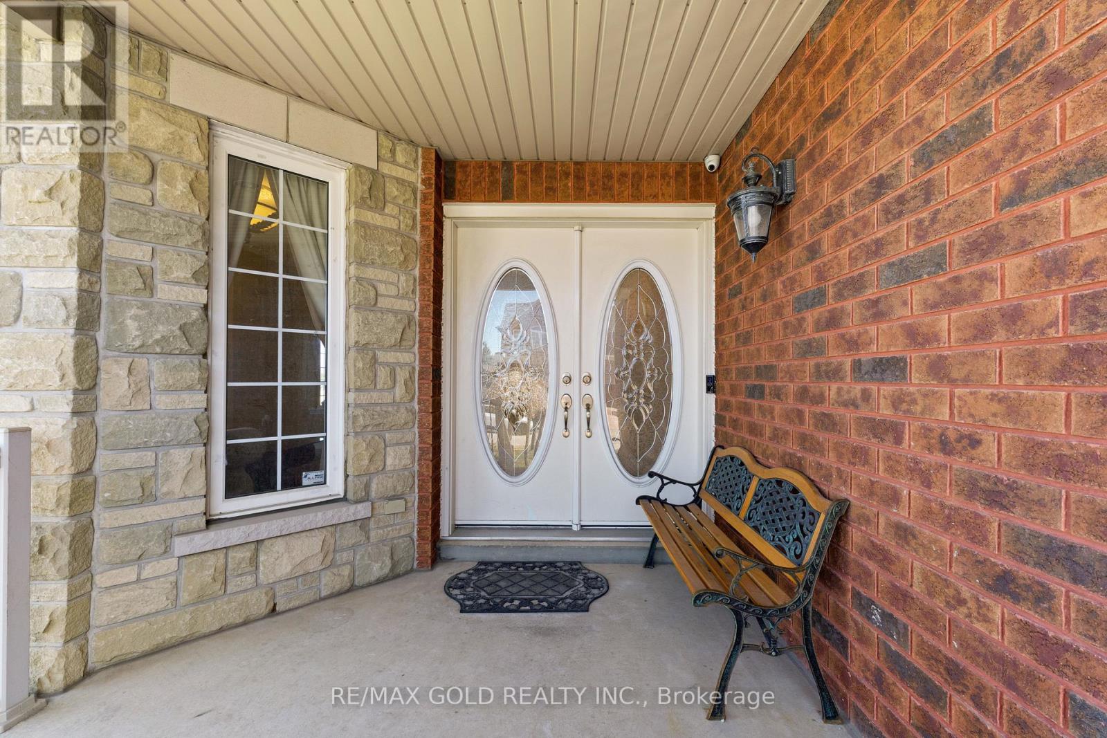 1 Ice Fields Road, Brampton (Sandringham-Wellington), Ontario  L6R 3G7 - Photo 7 - W12080441