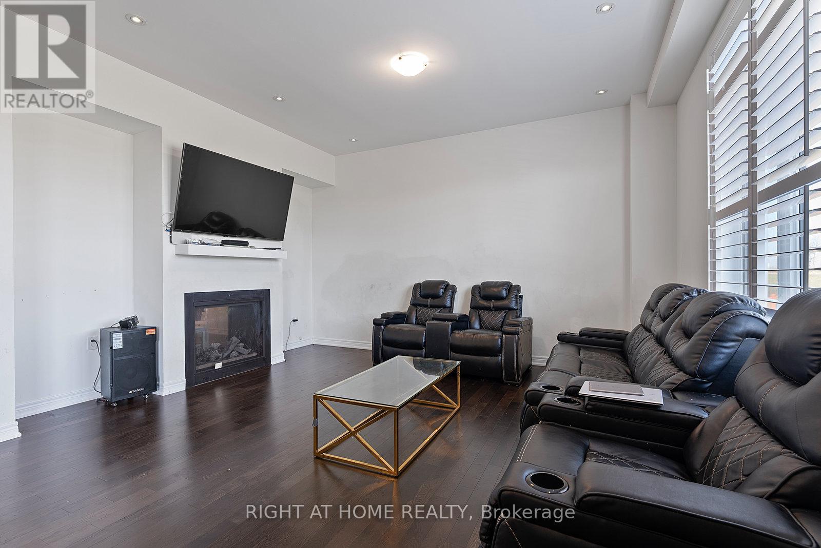 90 Spitfire Drive, Hamilton, Ontario  L0R 1W0 - Photo 10 - X12080447