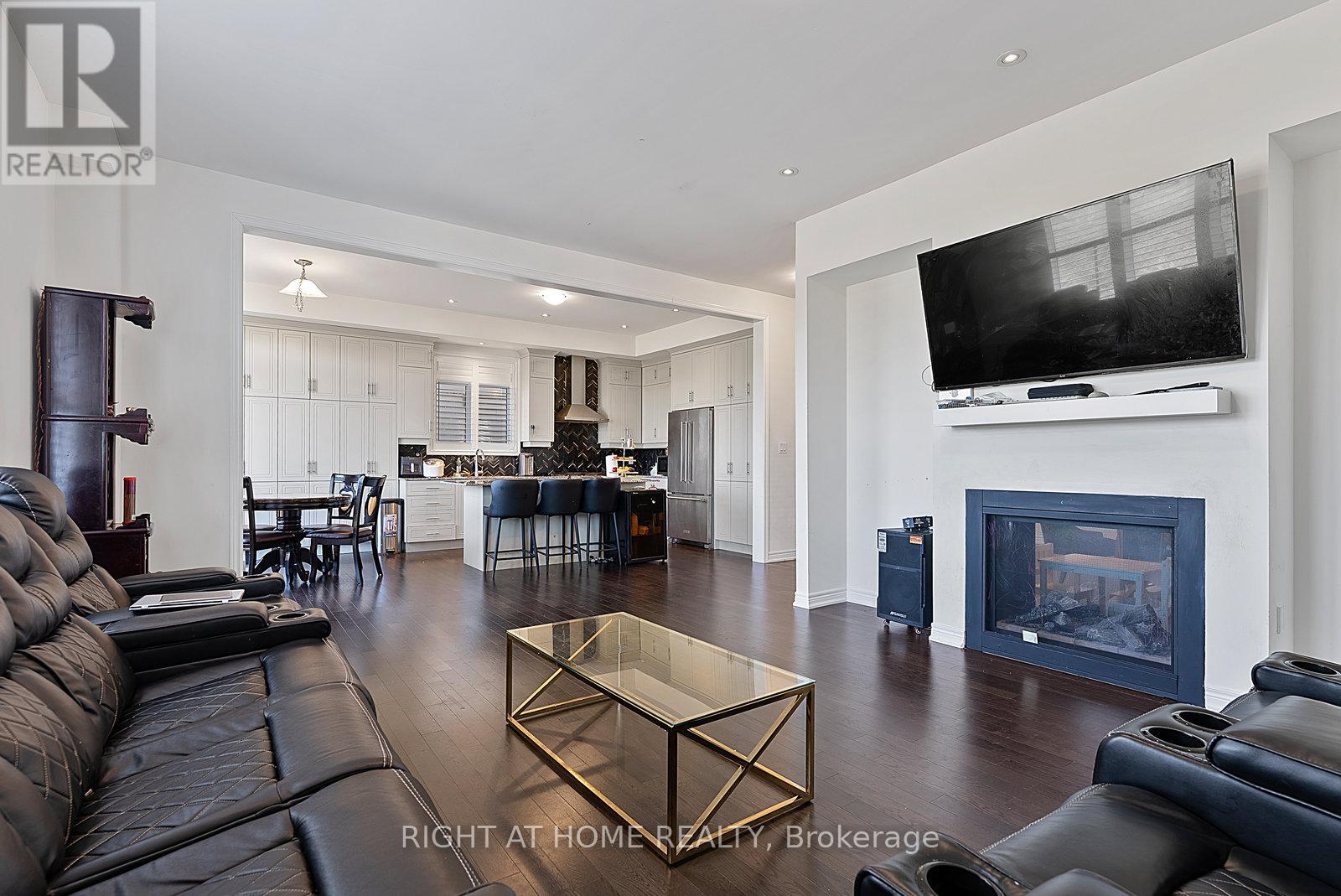 90 Spitfire Drive, Hamilton, Ontario  L0R 1W0 - Photo 11 - X12080447