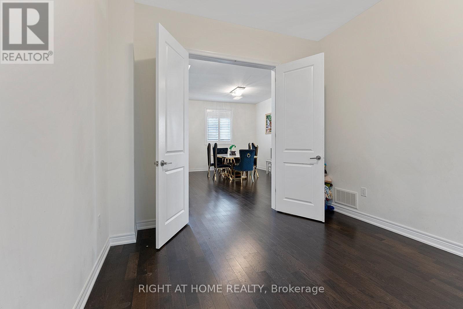 90 Spitfire Drive, Hamilton, Ontario  L0R 1W0 - Photo 16 - X12080447
