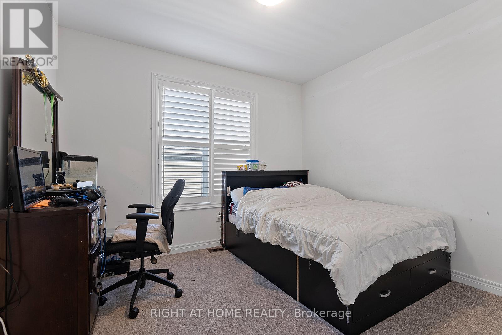 90 Spitfire Drive, Hamilton, Ontario  L0R 1W0 - Photo 33 - X12080447