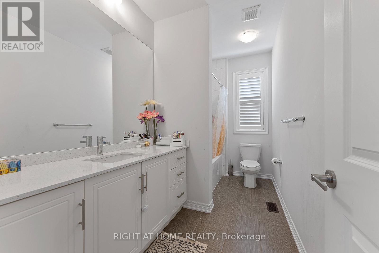 90 Spitfire Drive, Hamilton, Ontario  L0R 1W0 - Photo 35 - X12080447