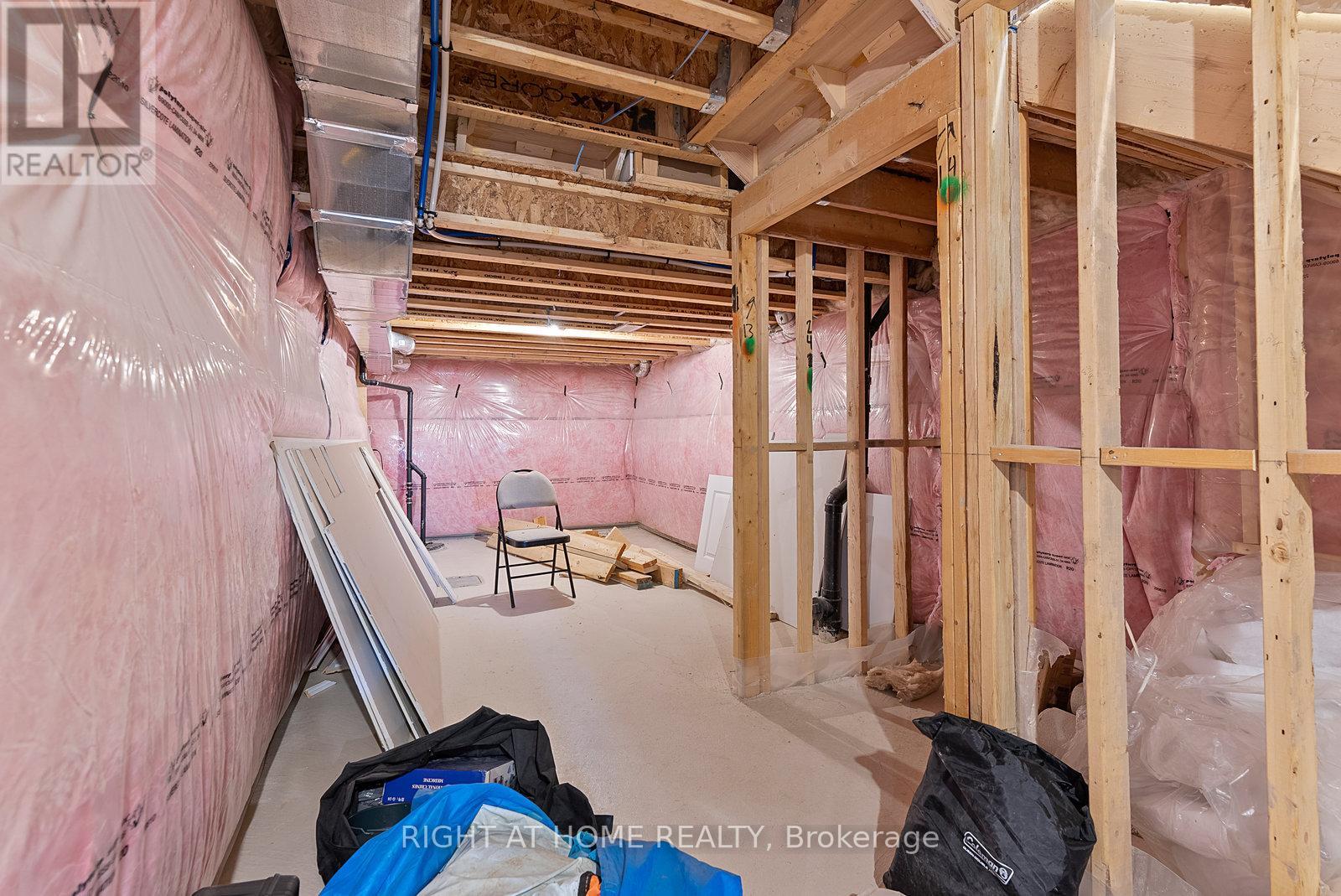 90 Spitfire Drive, Hamilton, Ontario  L0R 1W0 - Photo 38 - X12080447