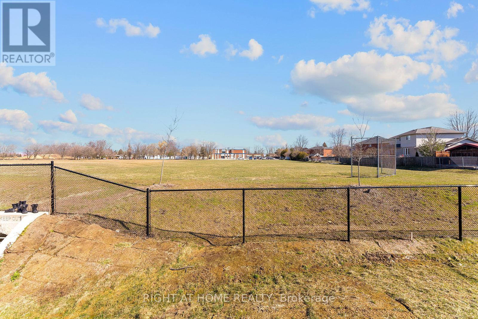 90 Spitfire Drive, Hamilton, Ontario  L0R 1W0 - Photo 39 - X12080447