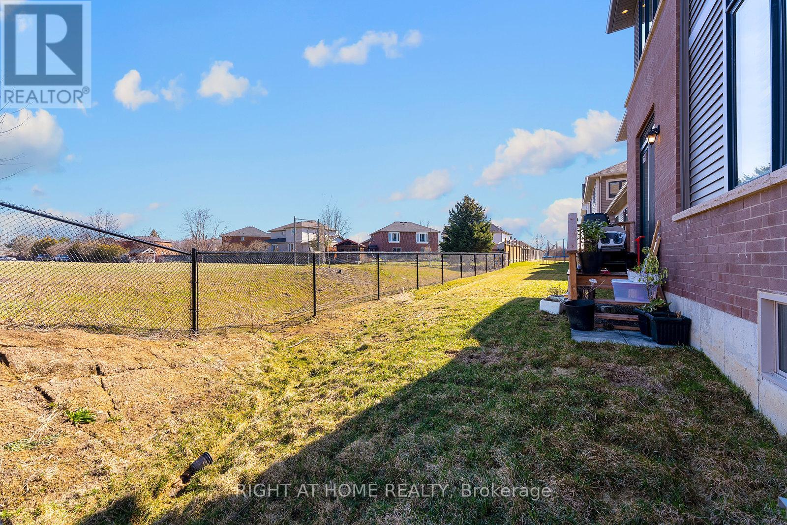 90 Spitfire Drive, Hamilton, Ontario  L0R 1W0 - Photo 40 - X12080447