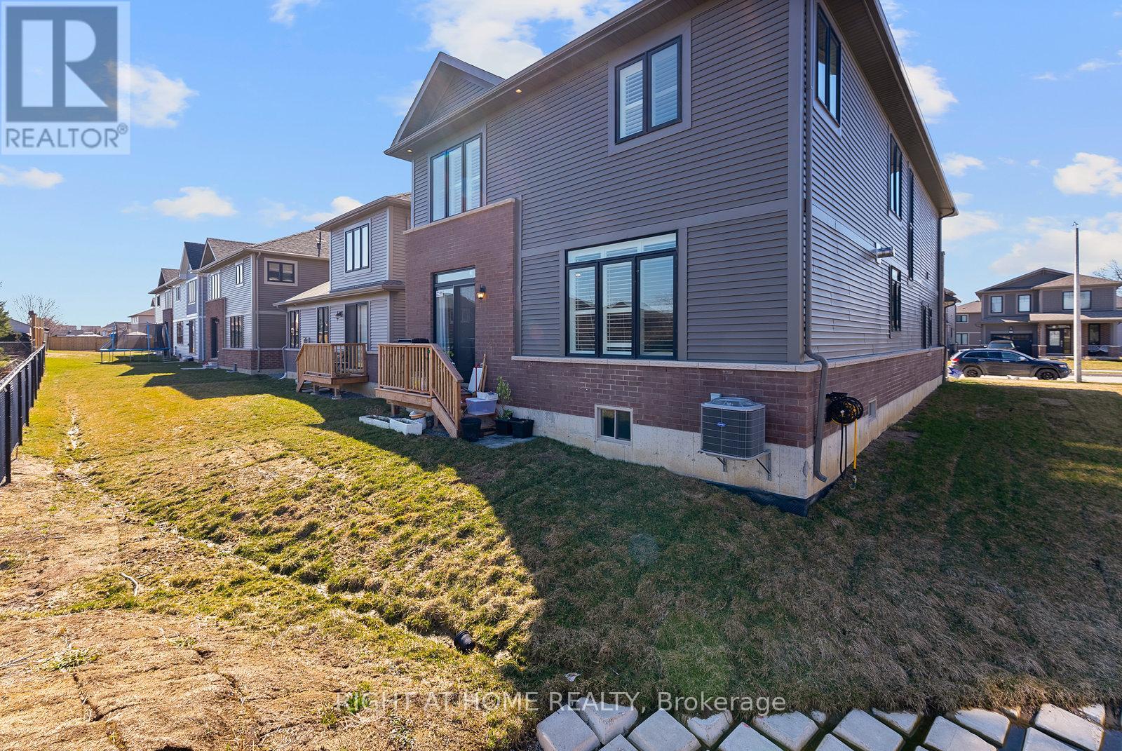 90 Spitfire Drive, Hamilton, Ontario  L0R 1W0 - Photo 41 - X12080447