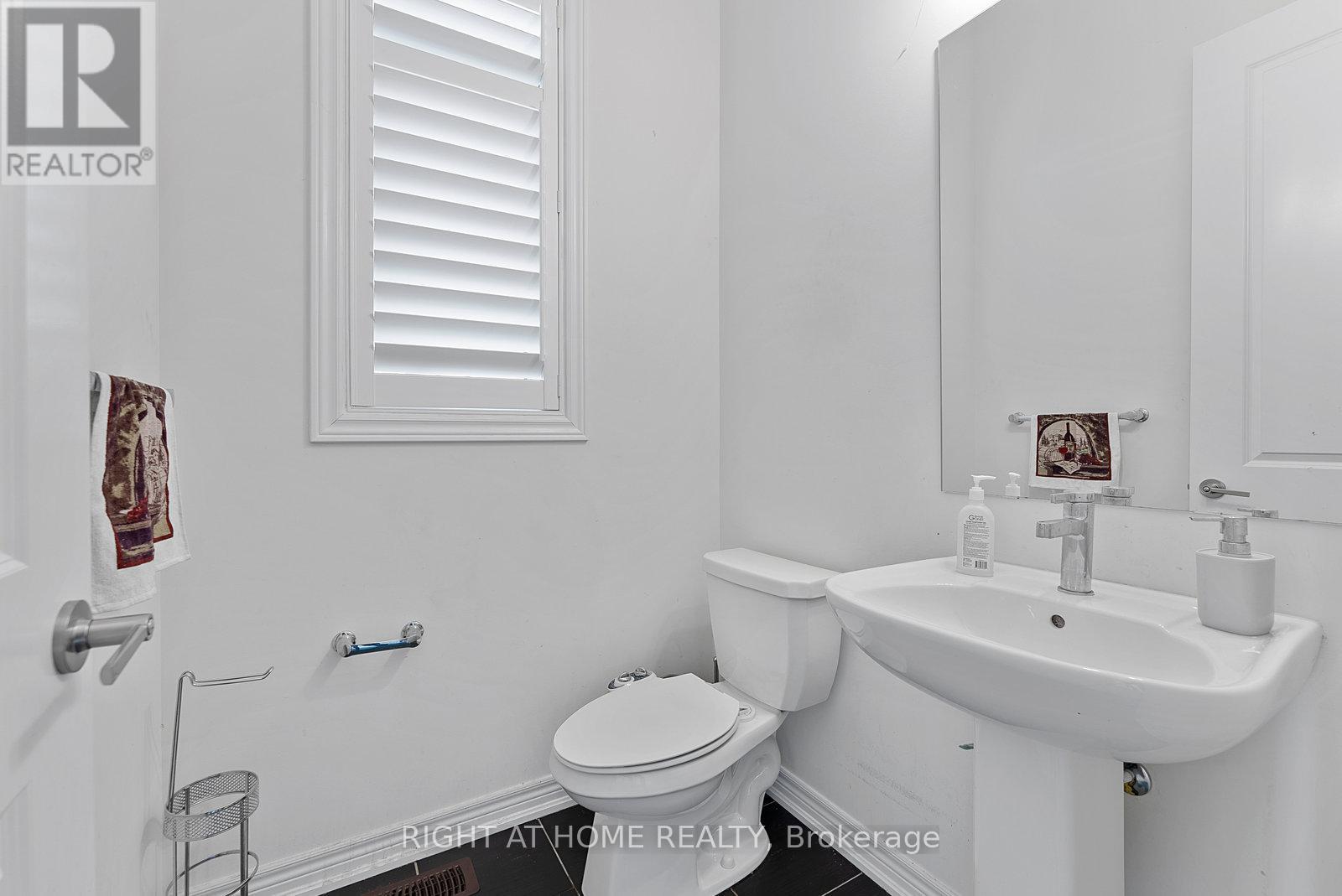 Property at 90 SPITFIRE DRIVE image 5