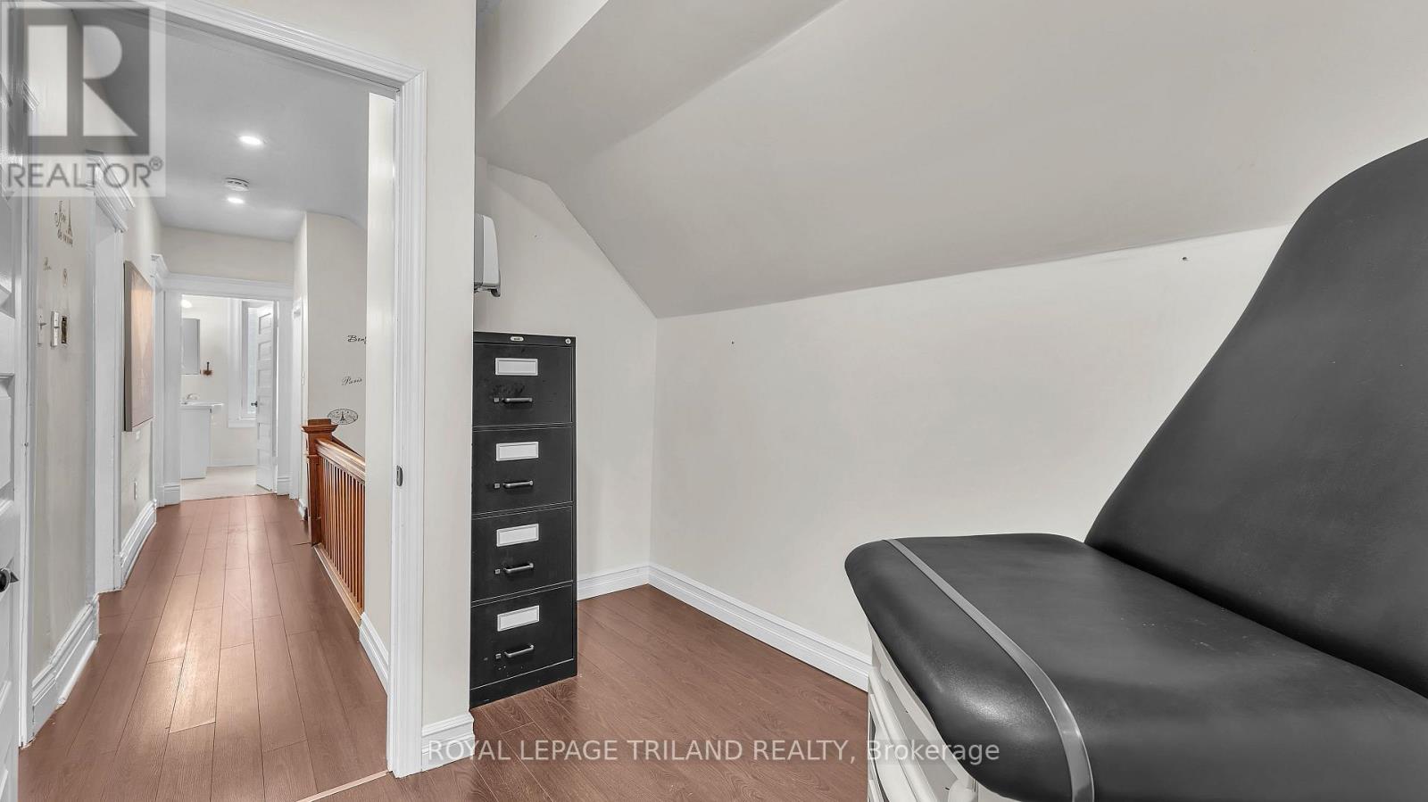 Property at 512 OXFORD STREET E image 5