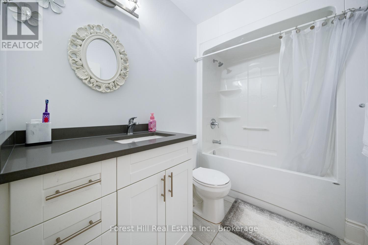 204 - 11b Salt Dock Road, Parry Sound, Ontario  P2A 3B6 - Photo 25 - X12080557