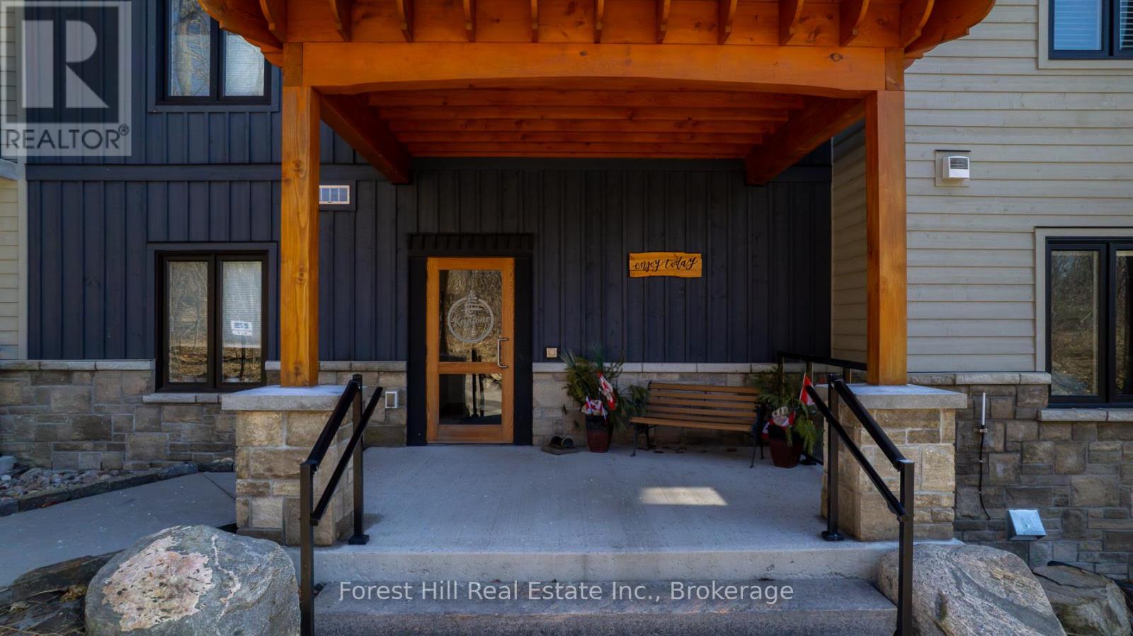 204 - 11b Salt Dock Road, Parry Sound, Ontario  P2A 3B6 - Photo 3 - X12080557