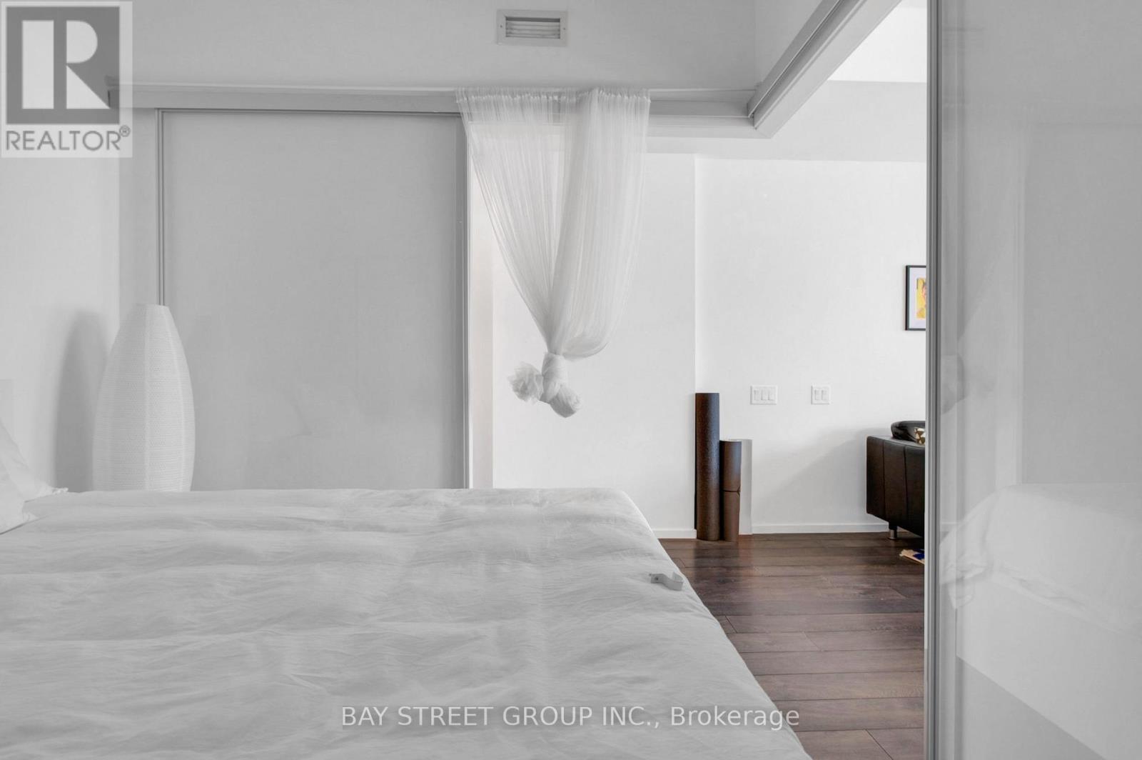 1704 - 5 St Joseph Street, Toronto, Ontario  M4Y 1W8 - Photo 19 - C12080550