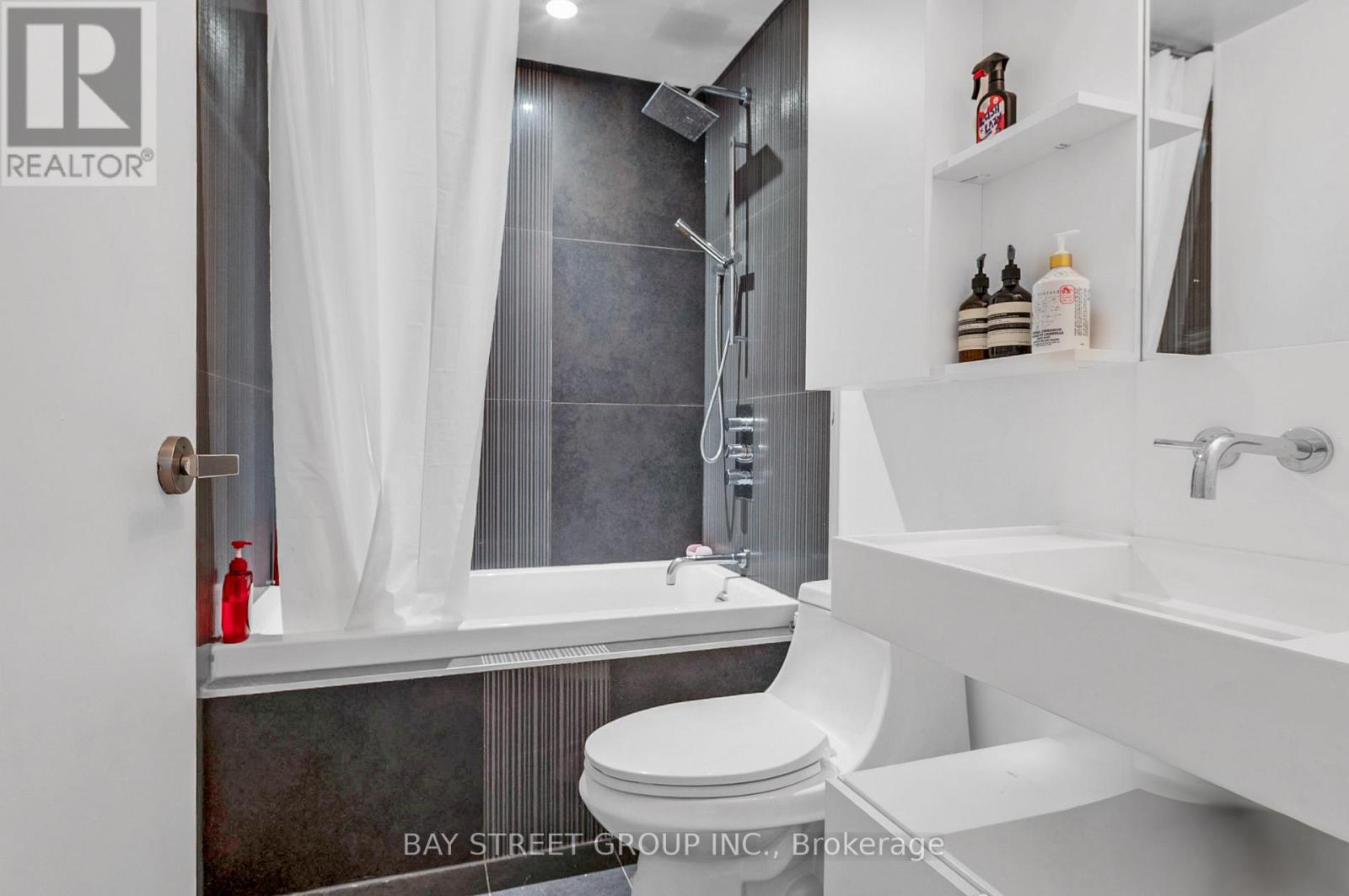 1704 - 5 St Joseph Street, Toronto, Ontario  M4Y 1W8 - Photo 20 - C12080550