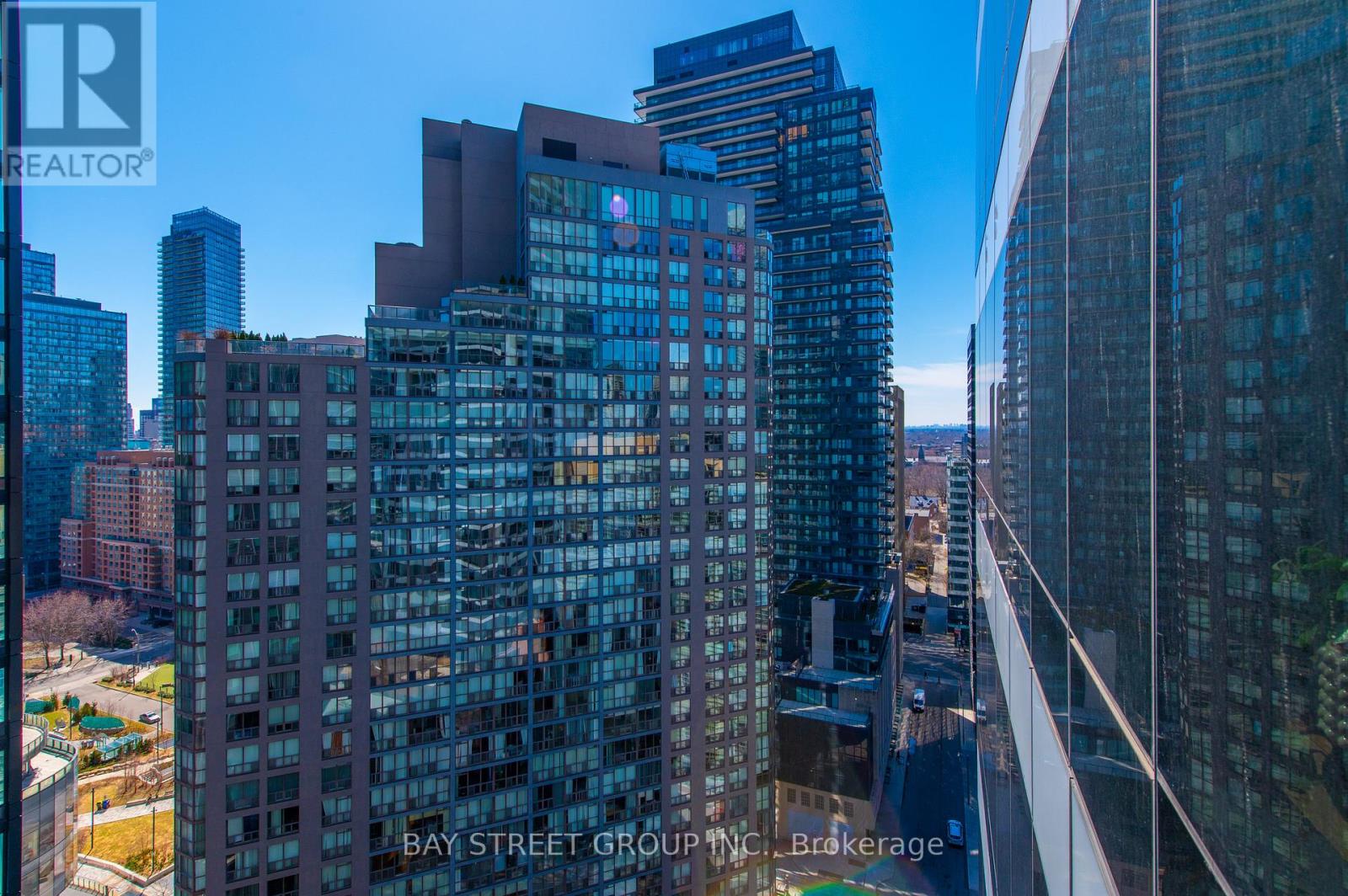 1704 - 5 St Joseph Street, Toronto, Ontario  M4Y 1W8 - Photo 23 - C12080550
