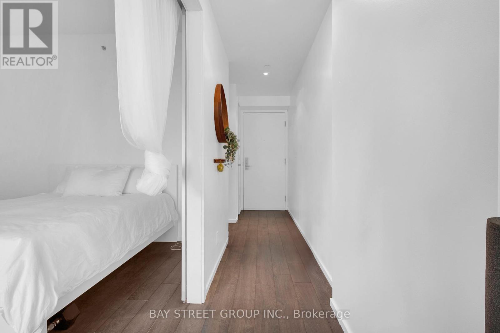 1704 - 5 St Joseph Street, Toronto, Ontario  M4Y 1W8 - Photo 8 - C12080550