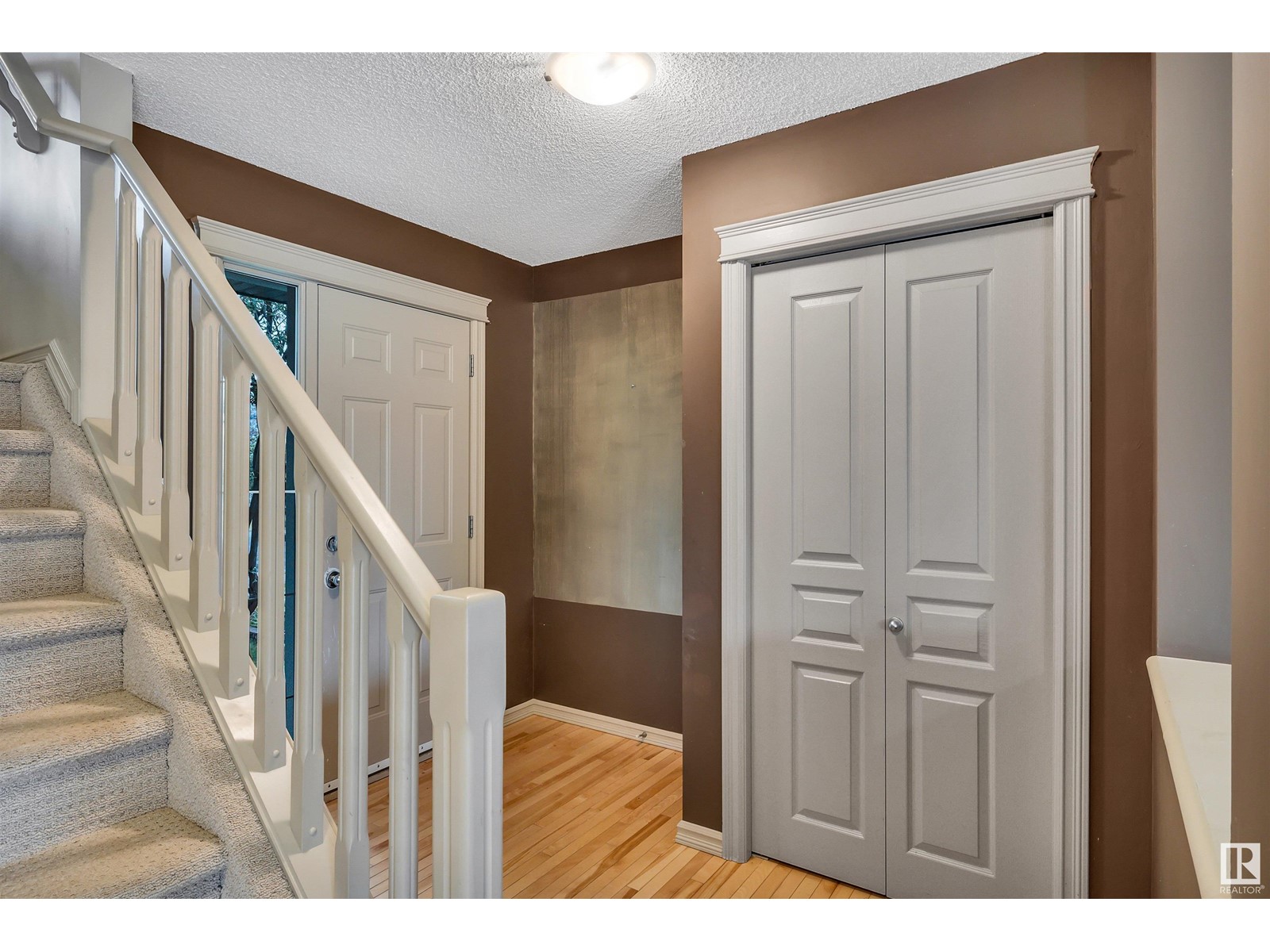 Property at 548 LEGER WY NW image 4
