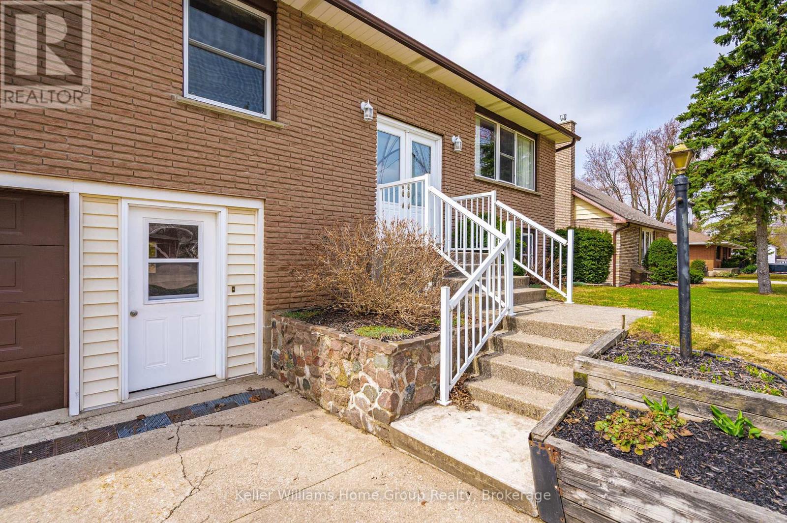 60 Brownlee Street S, South Bruce, Ontario  N0G 2S0 - Photo 6 - X12080568