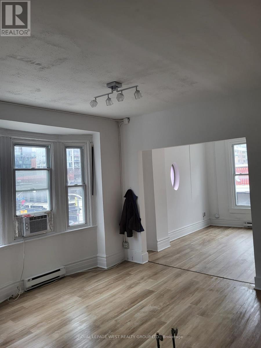 71 Duncan Street, Toronto, Ontario  M5V 1Z4 - Photo 4 - C12080560