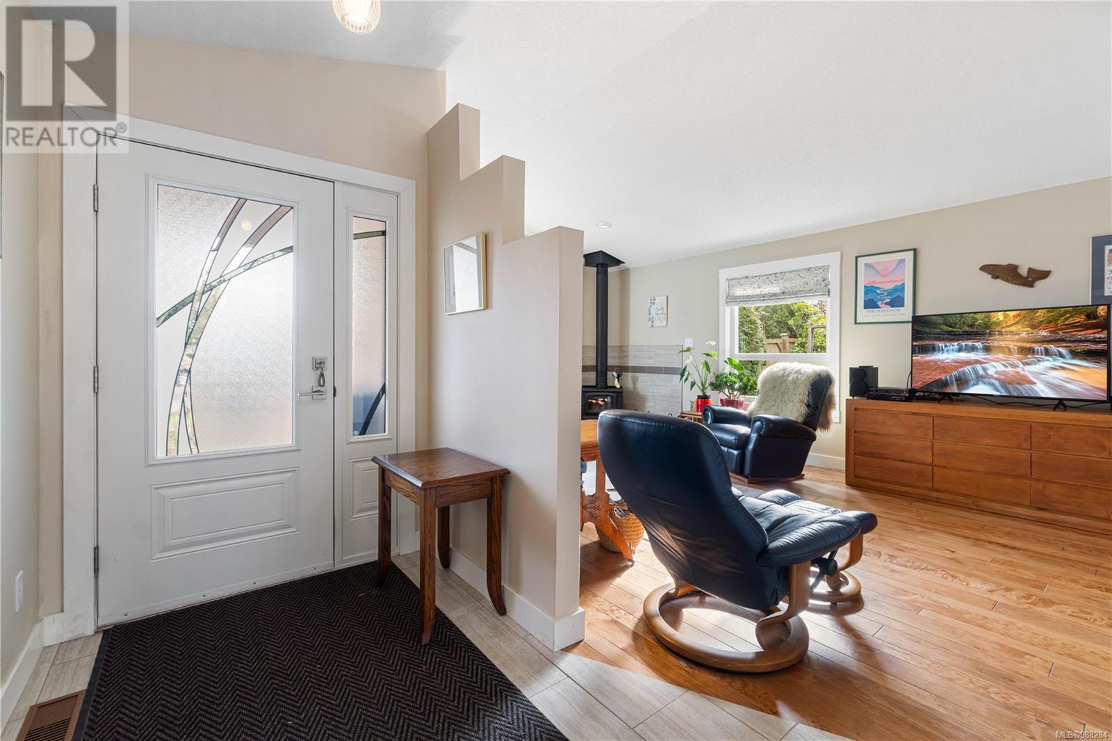 Property at 870 Marsh Pl image 2