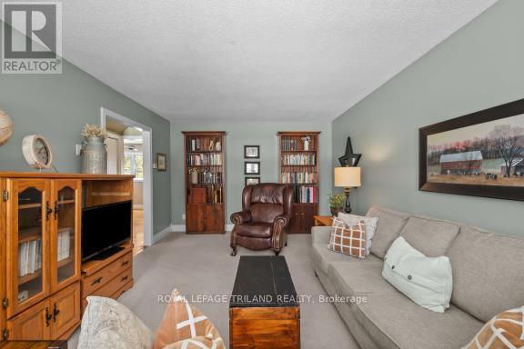 21 Sherwood Crescent, South Huron (Exeter), Ontario  N0M 1S1 - Photo 8 - X12073162