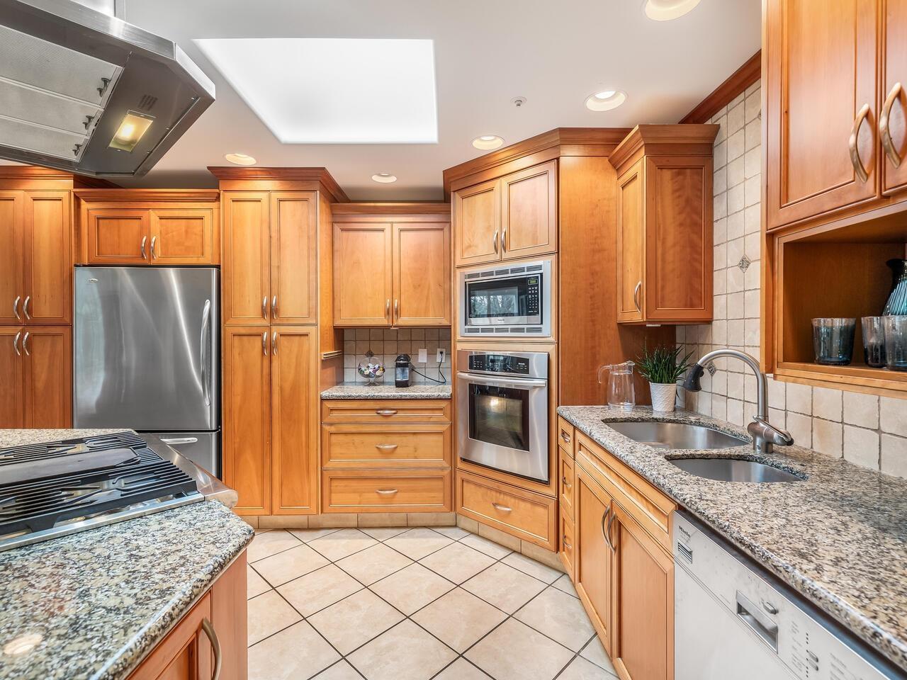 501-1725 128 Street, Surrey, British Columbia  V4A 3V2 - Photo 11 - R2989761
