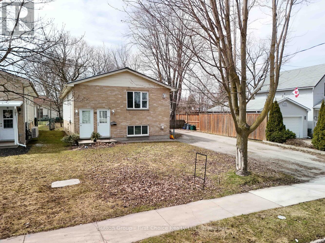 Property at 228 QUEEN STREET image 2
