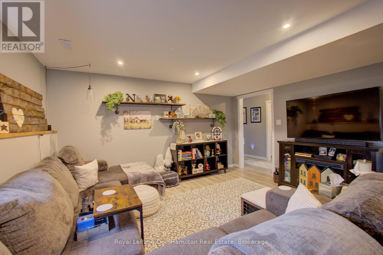 336 Turnberry Street, North Huron, Ontario  N0G 2W0 - Photo 32 - X12080959