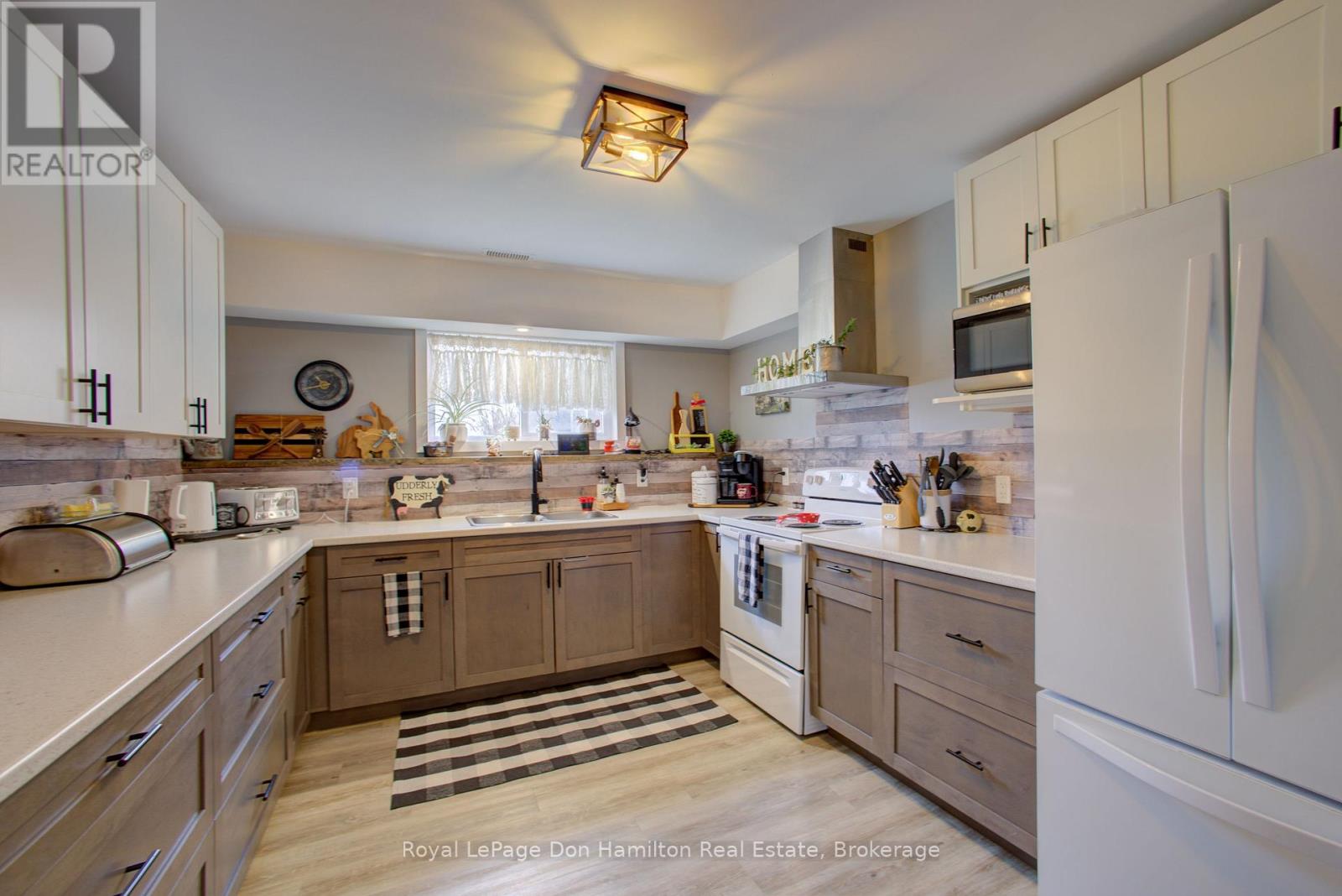 336 Turnberry Street, North Huron, Ontario  N0G 2W0 - Photo 34 - X12080959