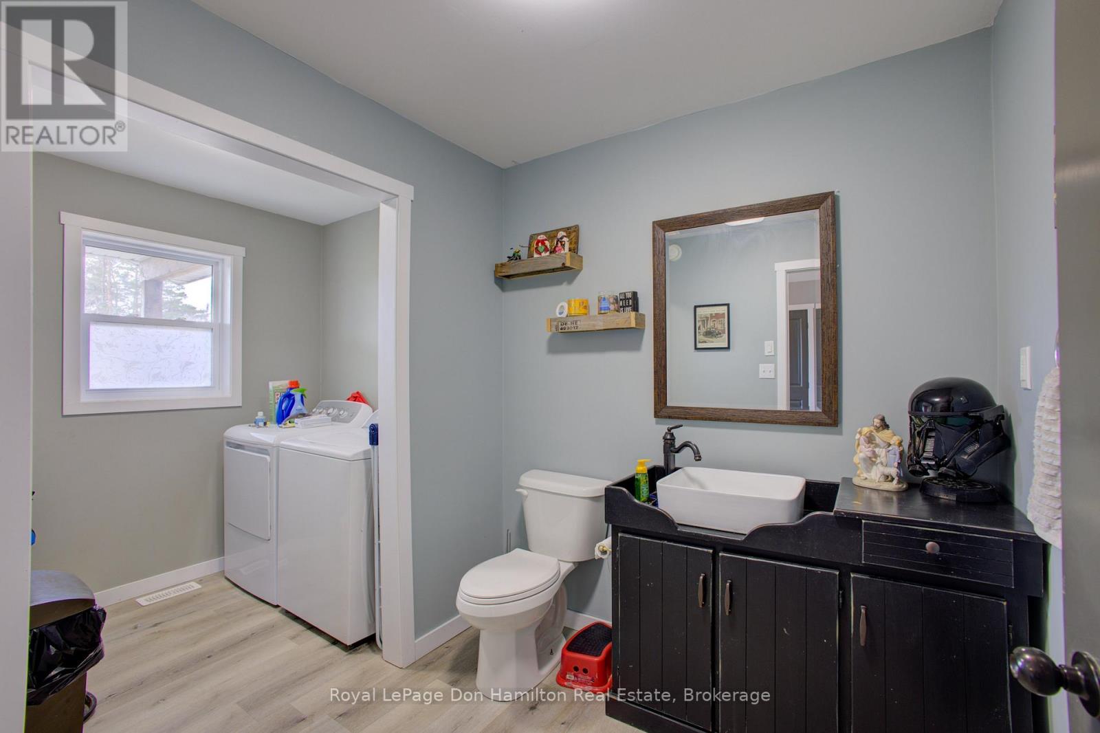 336 Turnberry Street, North Huron, Ontario  N0G 2W0 - Photo 5 - X12080959