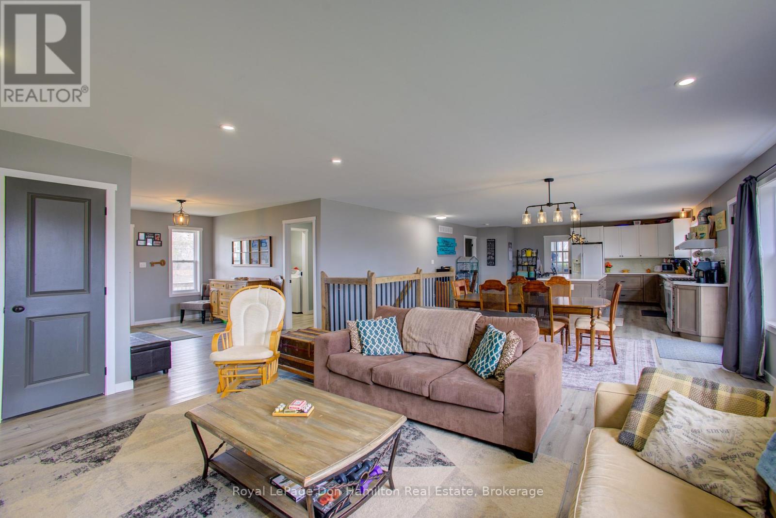 336 Turnberry Street, North Huron, Ontario  N0G 2W0 - Photo 8 - X12080959