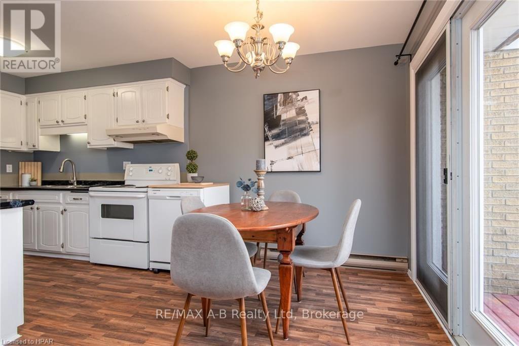 26 Dickens Place, Stratford, Ontario  N5A 7G1 - Photo 16 - X12080962