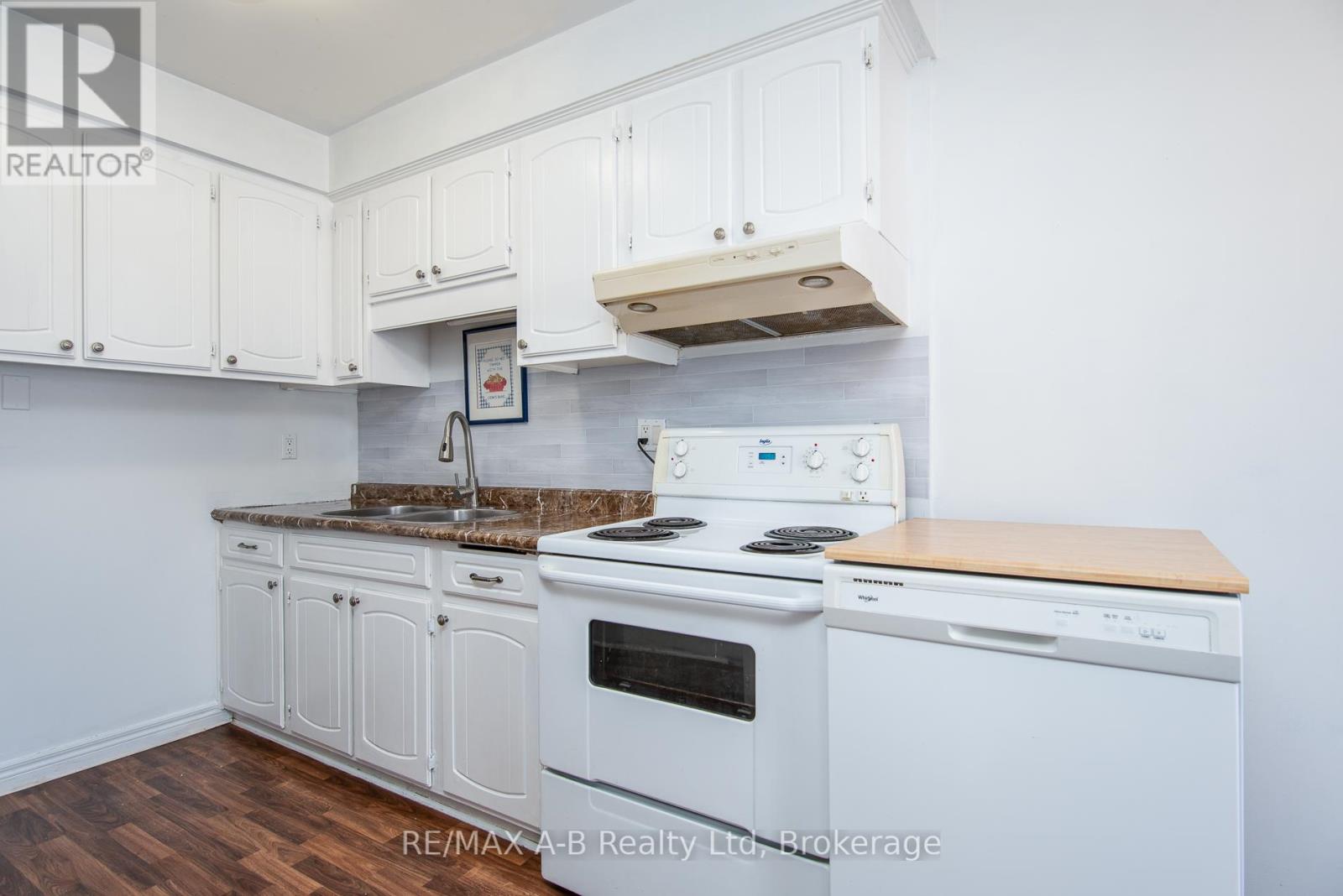 26 Dickens Place, Stratford, Ontario  N5A 7G1 - Photo 19 - X12080962