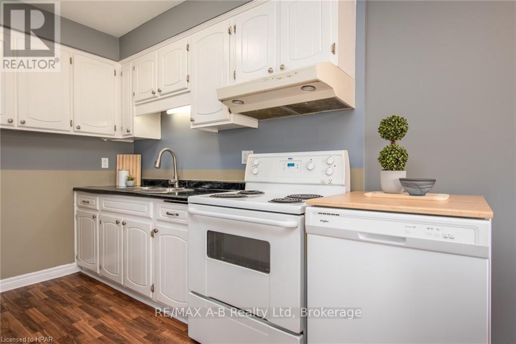 26 Dickens Place, Stratford, Ontario  N5A 7G1 - Photo 20 - X12080962