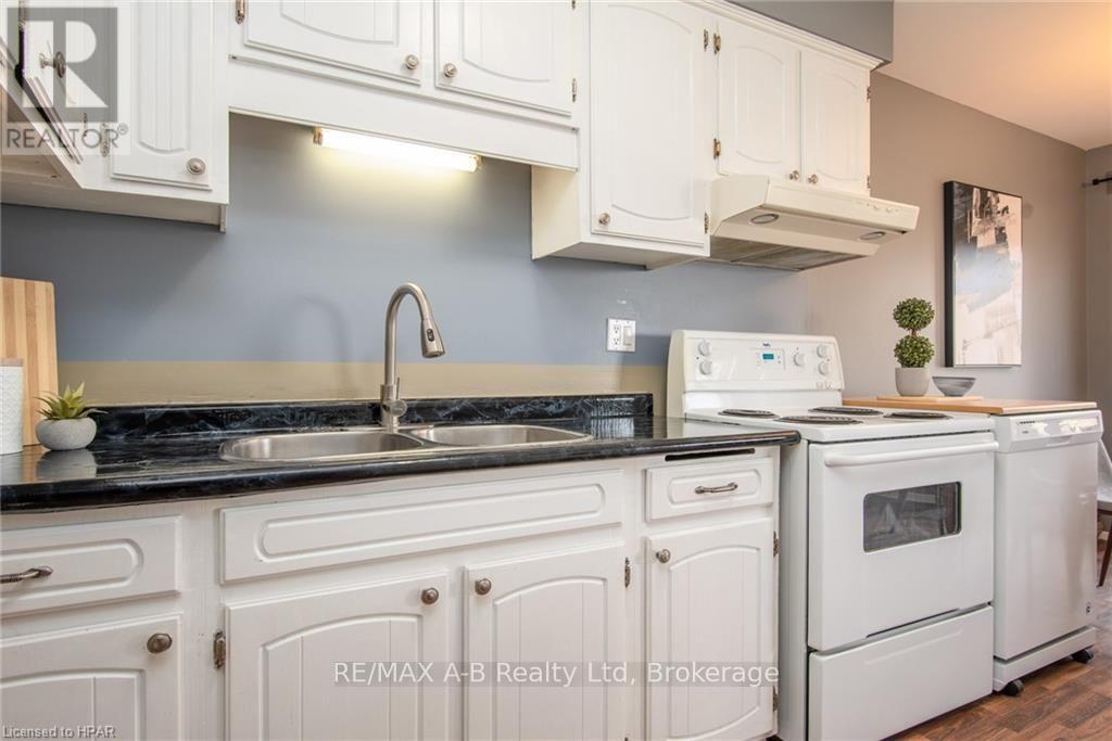 26 Dickens Place, Stratford, Ontario  N5A 7G1 - Photo 22 - X12080962