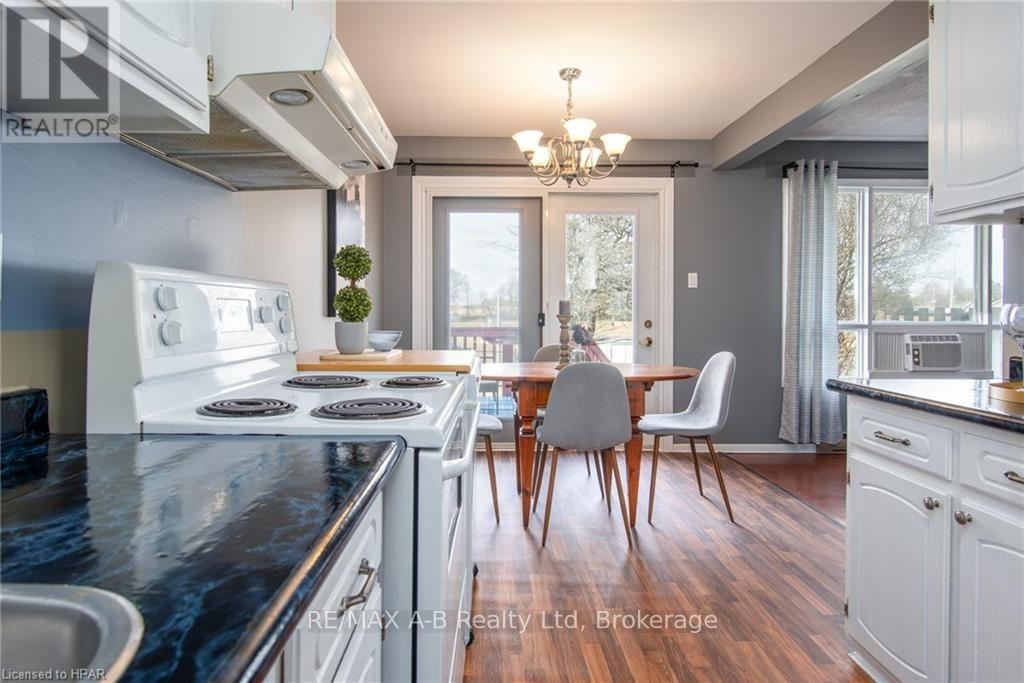 26 Dickens Place, Stratford, Ontario  N5A 7G1 - Photo 25 - X12080962