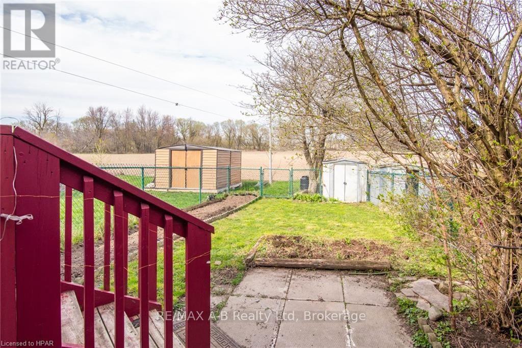 26 Dickens Place, Stratford, Ontario  N5A 7G1 - Photo 3 - X12080962