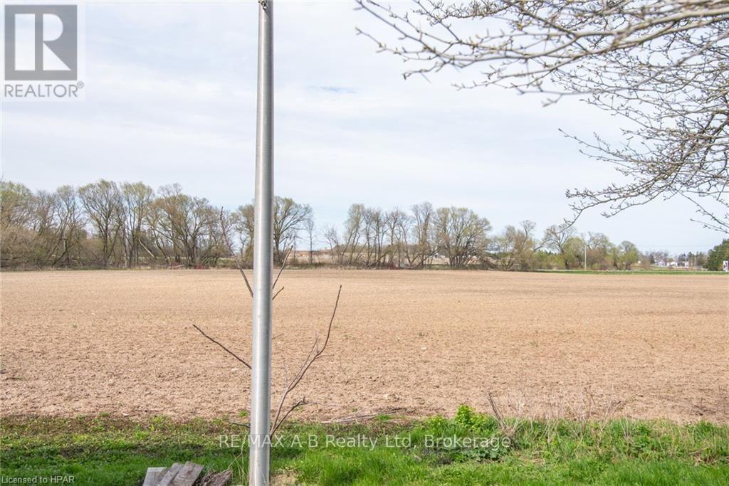 26 Dickens Place, Stratford, Ontario  N5A 7G1 - Photo 7 - X12080962